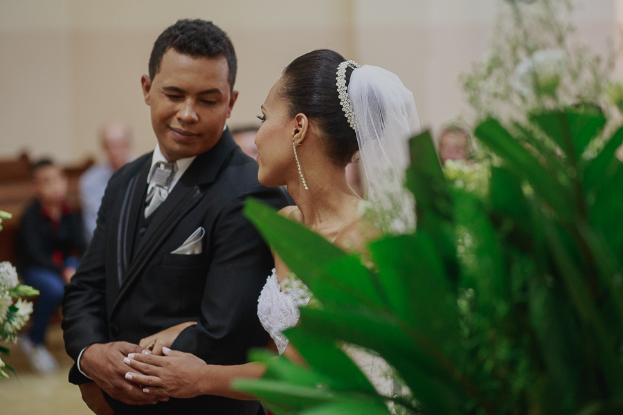 Casamento em Caeté, casamento, casamento Igreja, casamento igreja São Francisco de Asiss, São Francisco de Asis, noiva, noivos, making, lindos, casamento do ano, sapato vermelho, vestido lindo, Caeté,