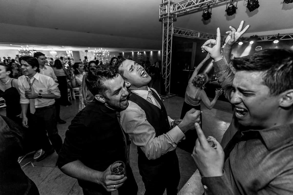 Festa de casamento da Letícia e do Marcus em Brasília. Foto feita pelo fotógrafo de casamento Gabriel Pelaquim.