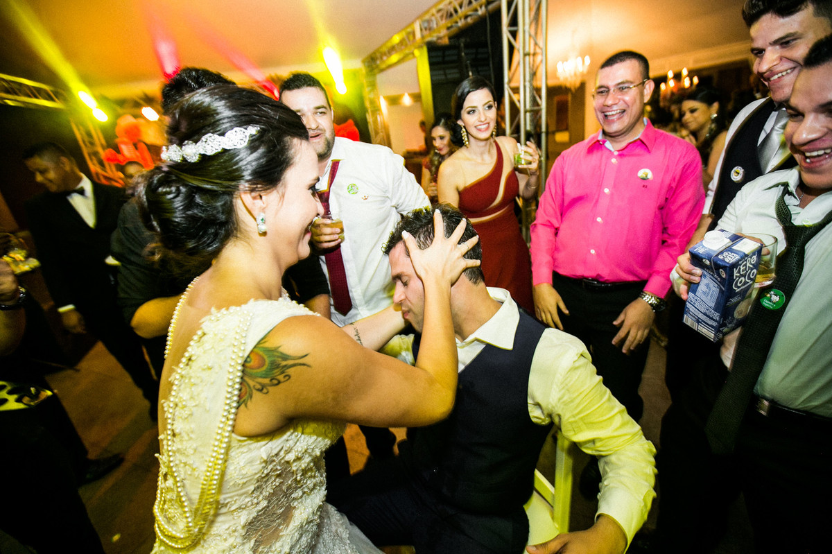 Festa de casamento da Letícia e do Marcus em Brasília. Foto feita pelo fotógrafo de casamento Gabriel Pelaquim.