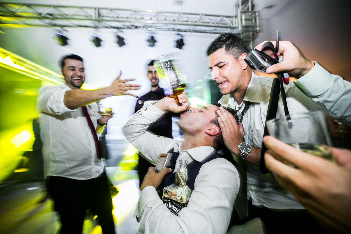 Festa de casamento da Letícia e do Marcus em Brasília. Foto feita pelo fotógrafo de casamento Gabriel Pelaquim.