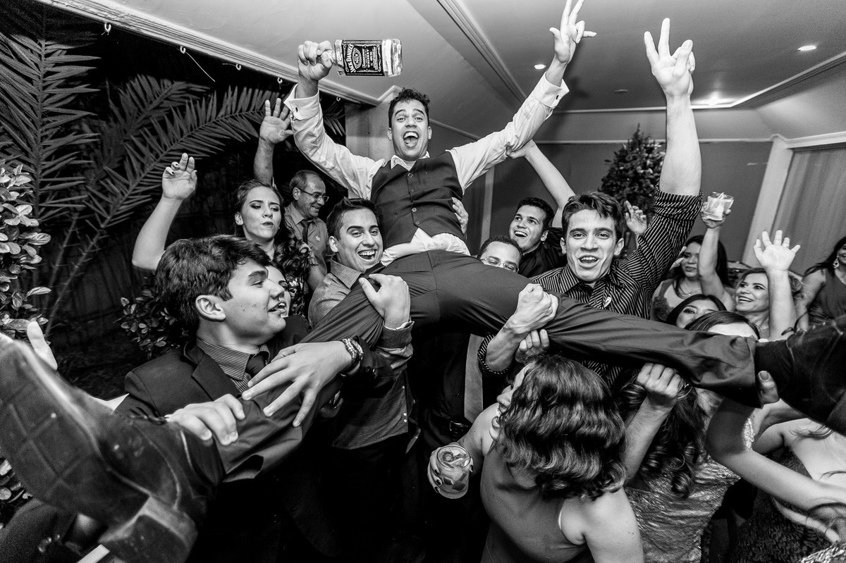 Festa de casamento da Letícia e do Marcus em Brasília. Foto feita pelo fotógrafo de casamento Gabriel Pelaquim.