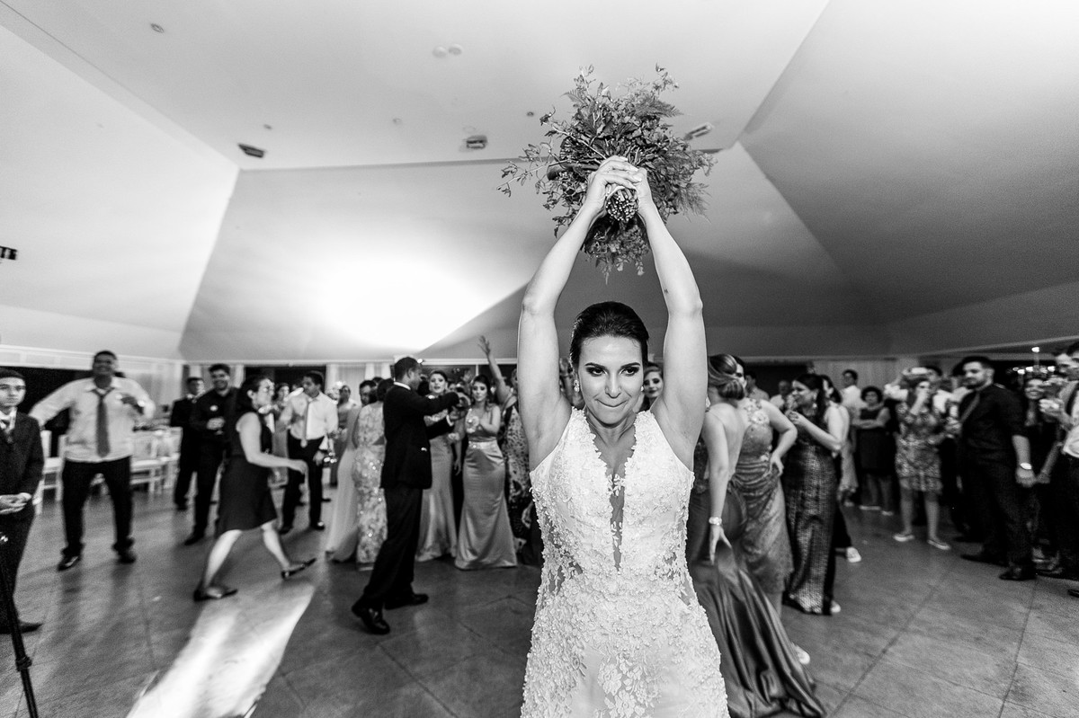 Festa de casamento da Letícia e do Marcus em Brasília. Foto feita pelo fotógrafo de casamento Gabriel Pelaquim.