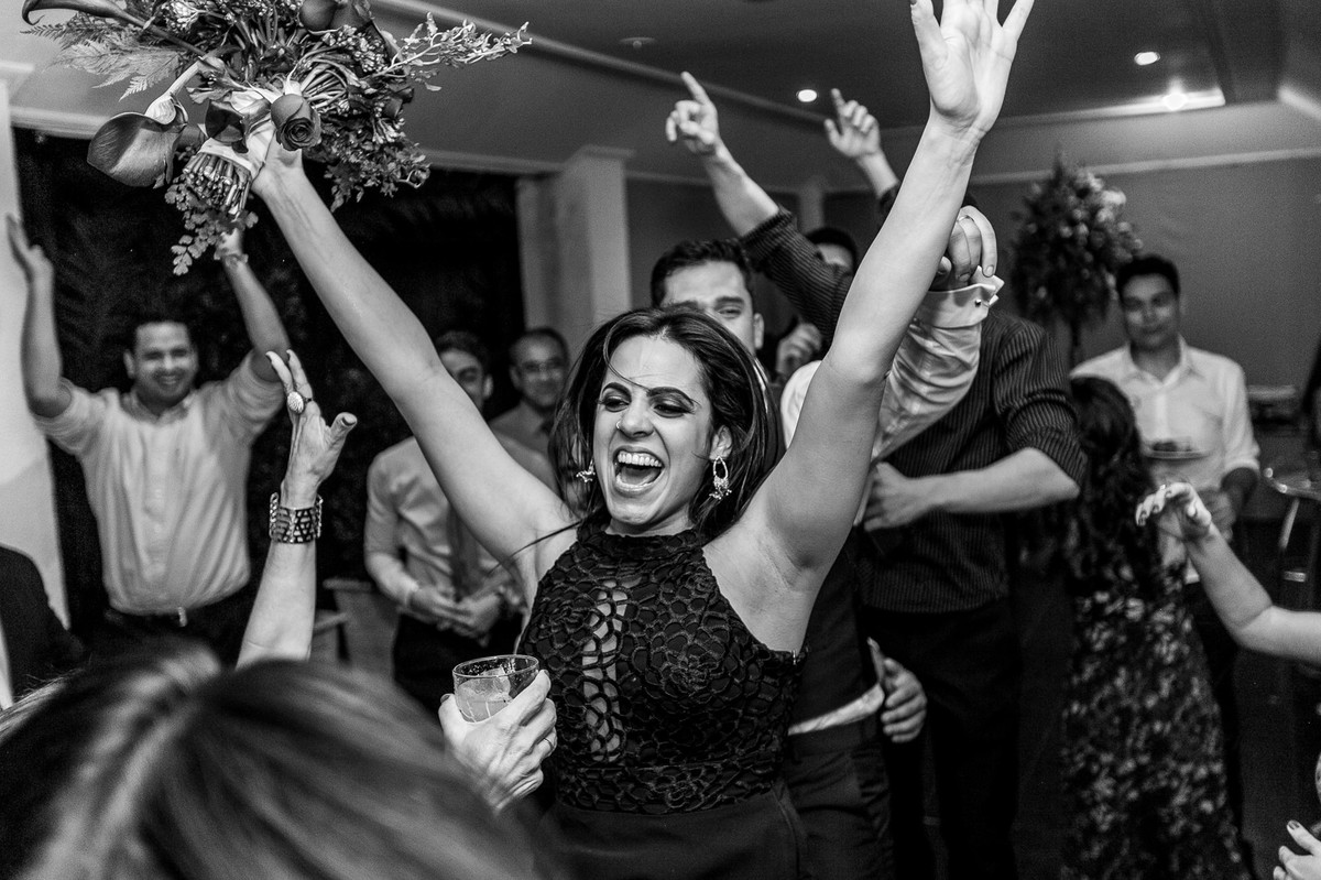 Festa de casamento da Letícia e do Marcus em Brasília. Foto feita pelo fotógrafo de casamento Gabriel Pelaquim.