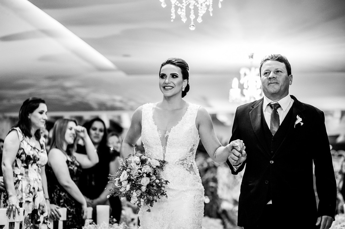 Casamento da Letícia e do Marcus em Brasília. Foto pelo fotógrafo de casamento Gabriel Pelaquim.