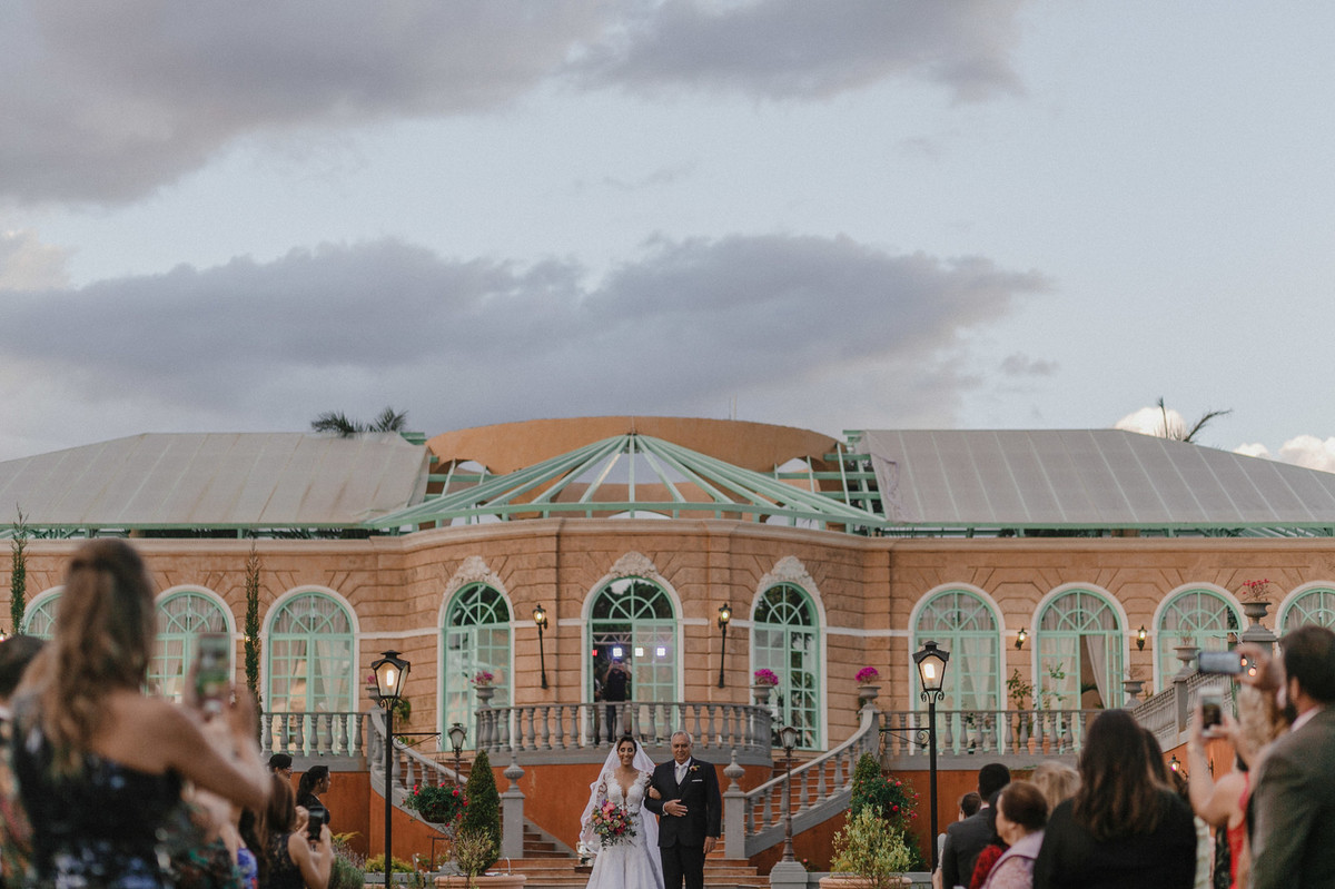 Casamento Vanessa e Vitor no Villa Giardini. Foto pelo fotógrafo de casamento Gabriel Pelaquim.