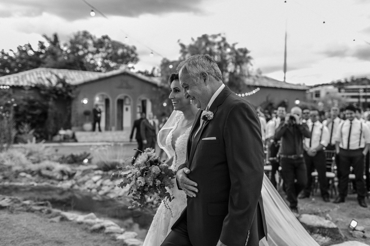 Casamento Vanessa e Vitor no Villa Giardini. Foto pelo fotógrafo de casamento Gabriel Pelaquim.