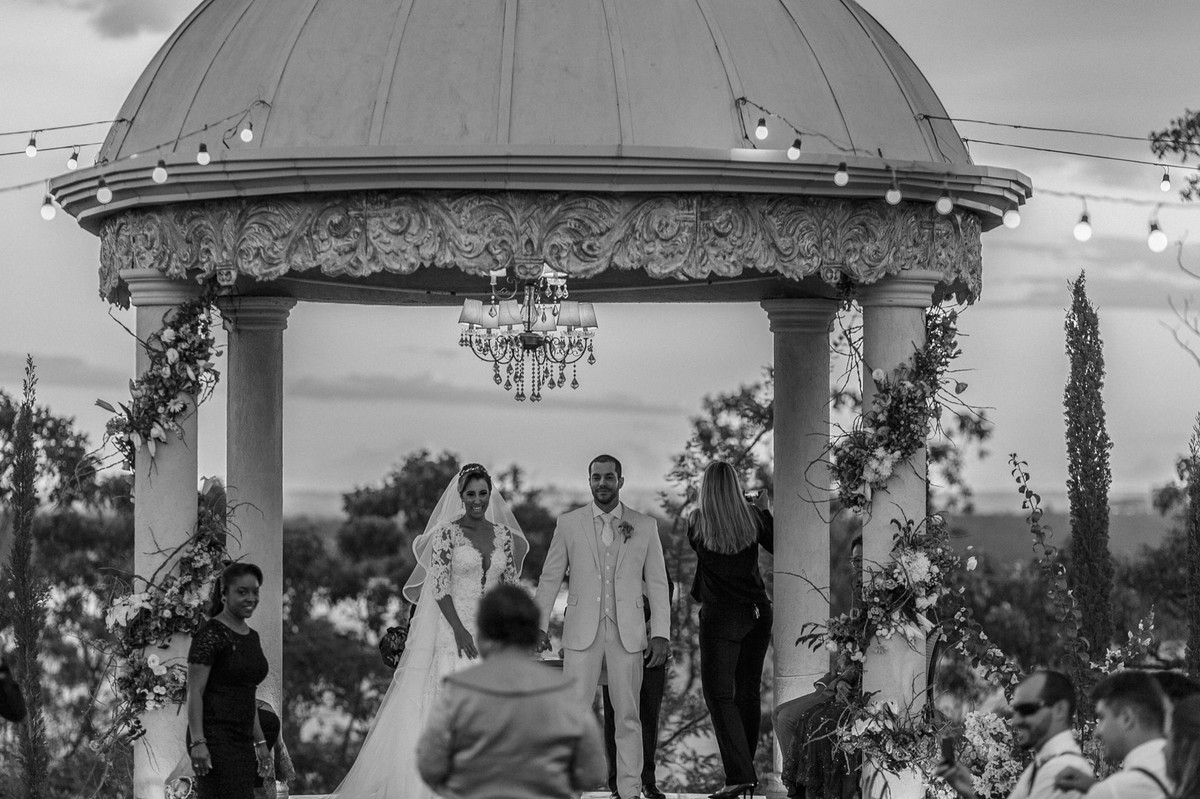 Casamento Vanessa e Vitor no Villa Giardini. Foto pelo fotógrafo de casamento Gabriel Pelaquim.