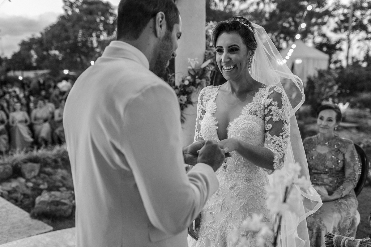Casamento Vanessa e Vitor no Villa Giardini. Foto pelo fotógrafo de casamento Gabriel Pelaquim.