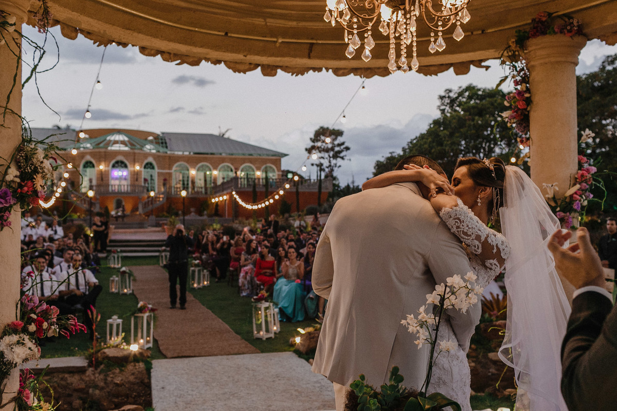 Casamento Vanessa e Vitor no Villa Giardini. Foto pelo fotógrafo de casamento Gabriel Pelaquim.