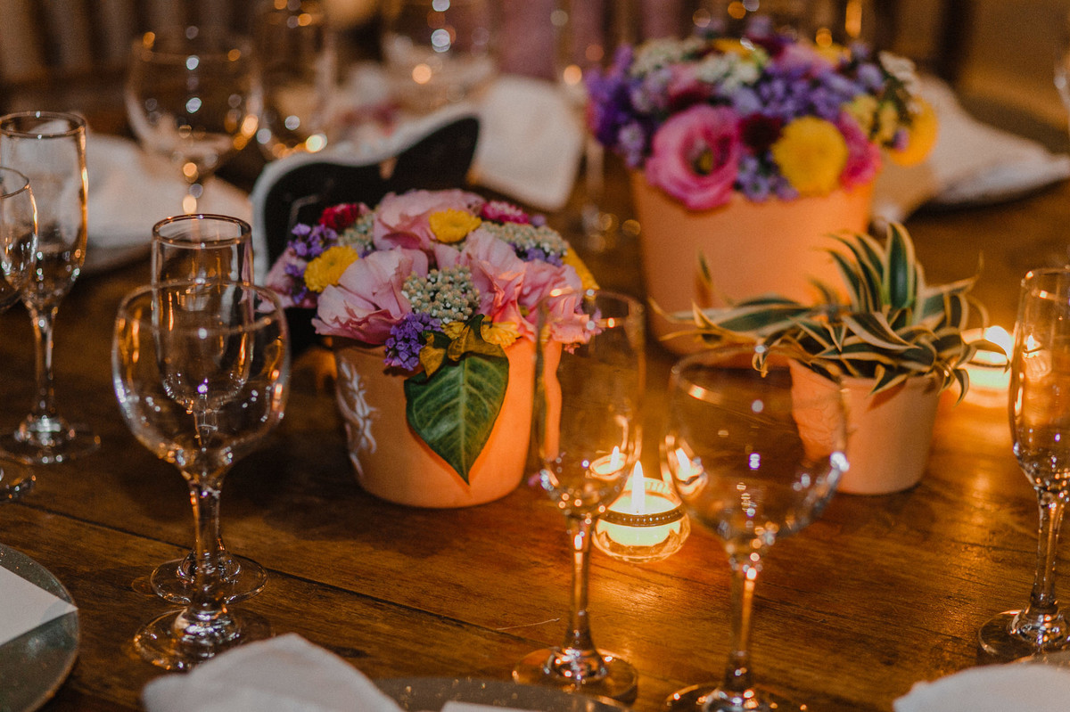 Decoração do salão de festa do Villa Giardini. Foto pelo fotógrafo de casamento Gabriel Pelaquim.