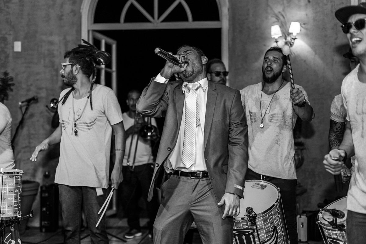 Festa de casamento do Vitor e da Vanessa no Villa Giardini. Foto pelo fotógrafo de casamento Gabriel Pelaquim.