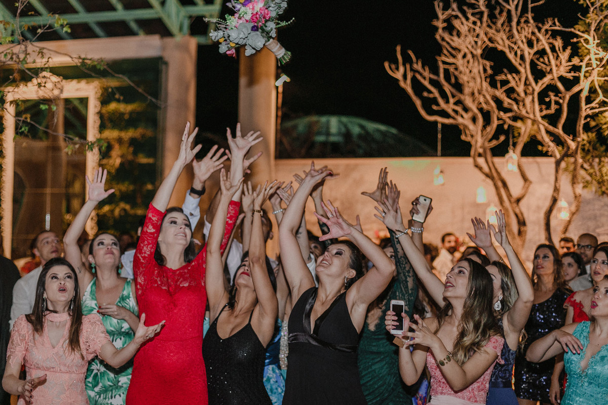 Festa de casamento do Vitor e da Vanessa no Villa Giardini. Foto pelo fotógrafo de casamento Gabriel Pelaquim.