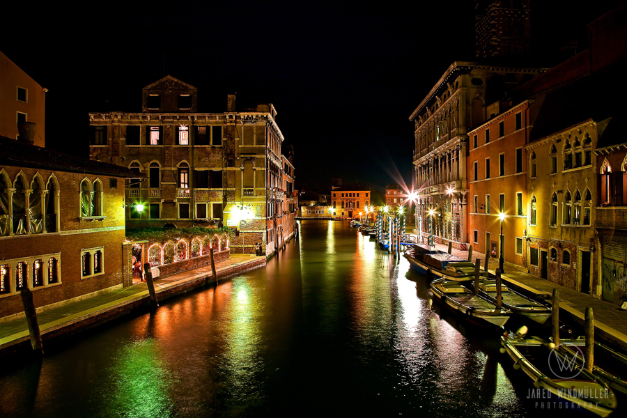 venice gondola at night