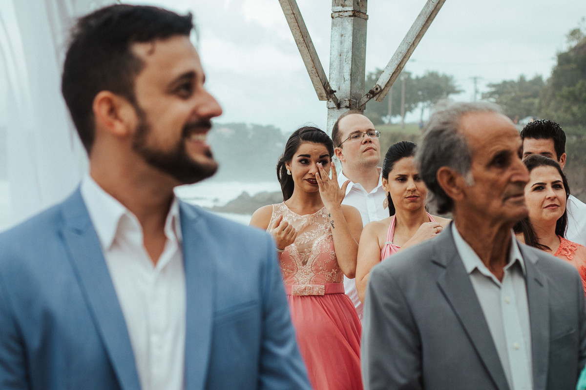 MADRINA CHORANDO NO CASAMENTO EM UBATUBA SP DA CARLA E RAFAEL