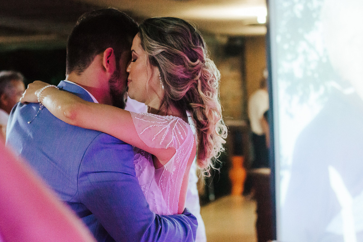 VALSA DOS NOIVOS CARLA E RAFAEL FOTOGRAFIA DE CASAMENTO UBATUBA SP
