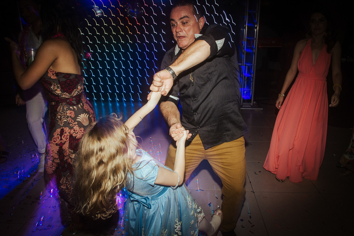 PAI E FILHA DANCANDO CASAMENTO CARLA E RAFAEL UBATUBA SP