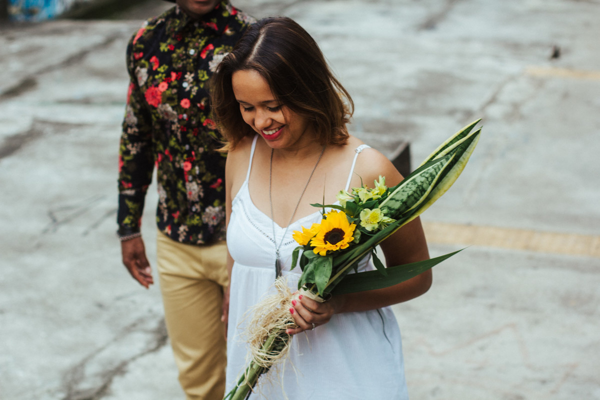 NOIVA COM SEU BUQUE DE GIRASSOL CASAMENTO CAMPINAS SP