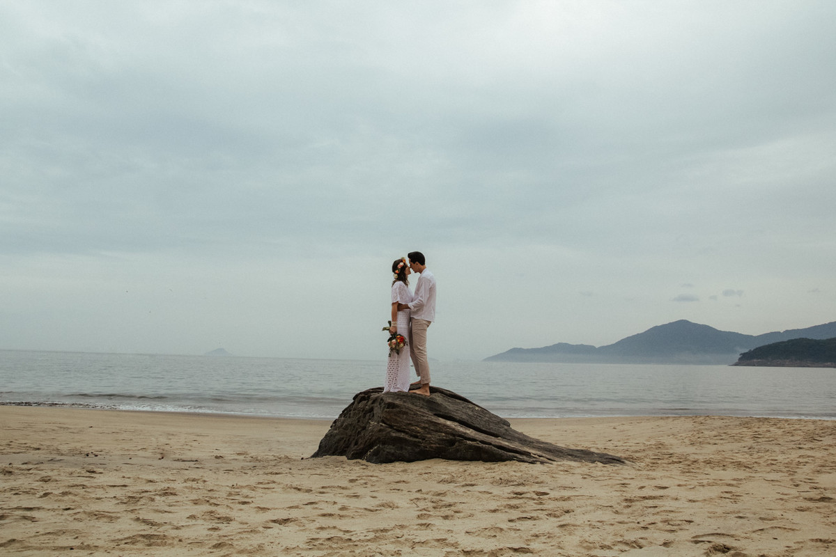 ENSAIO PRE CASAMENTO NA PRAIA DE JESSIKA E JEISSON FEITA PELO FOTOGRAFO DE CASAMENTO DELFI
