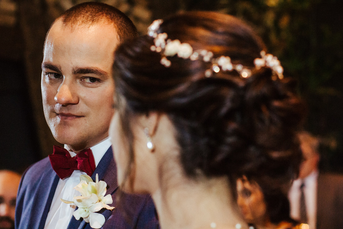 LUCI E FELIPE LELLIT ROYAL PALM PLAZA POBRE JUAN ESTUDIO DELFI FOTOGRAFIA DE CASAMENTO CAMPINAS SP INDAIATUBA SP DELFI FOTOGRAFO DE CASAMENTO NOIVO OLHANDO A NOIVA