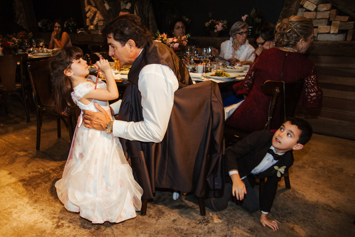 LUCI E FELIPE LELLIT ROYAL PALM PLAZA POBRE JUAN ESTUDIO DELFI FOTOGRAFIA DE CASAMENTO CAMPINAS SP INDAIATUBA SP DELFI FOTOGRAFO DE CASAMENTO PAGEM E DAMINHA BRINCANDO