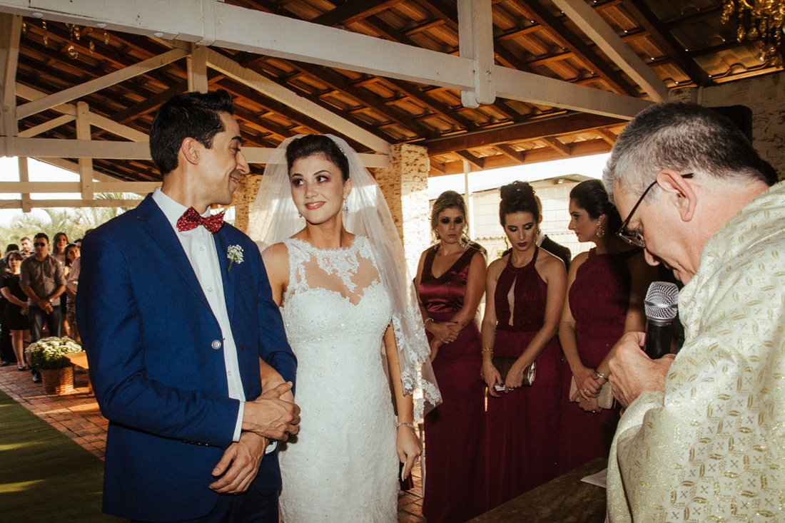 ESTUDIO DELFI FOTOGRAFIA DE CASAMENTO INDAIATUBA FOTOGRAFIA DE CASAMENTO CAMPINAS SP FOTOGRAFIA DE CASAMENTO SAO PAULO SP FOTOGRAFIA DE CASAMENTO SP JESSIKA E JEISSON MONTE MOR NOIVOS NO ALTAR