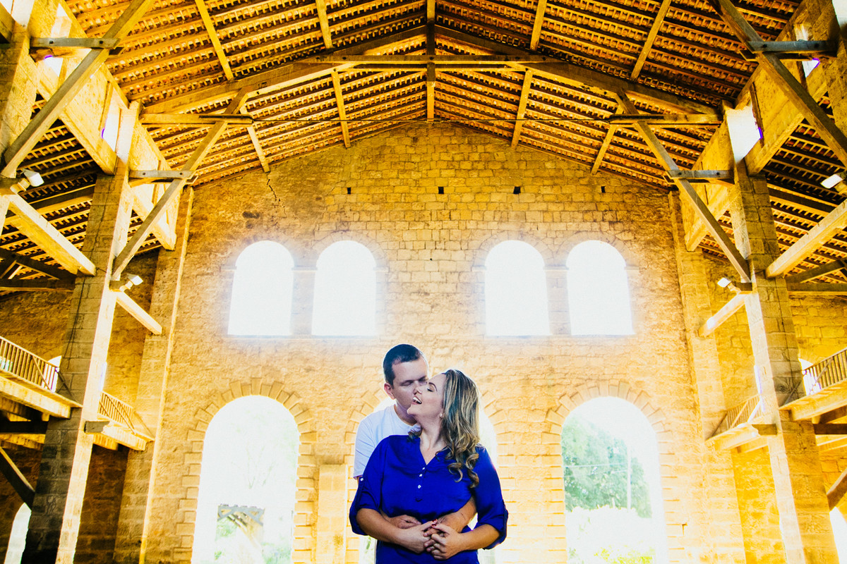 O PRE CASAMENTO DA TANIA E MARCO FOI FEITO EM SOROCABA SP MAIS A FOTOGRAFIA DE CASAMENTO DELES FOI EM INDAIATUBA SP PROXIMO A CAMPINAS SP PELO ESTUDIO DELFI DO REGINALDO DELFI FOTOGRAFIA 16
