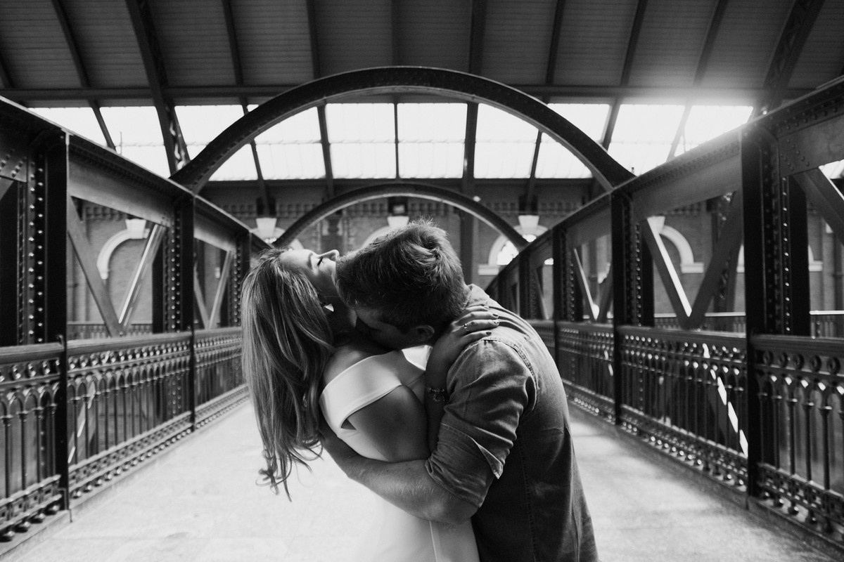 O PRE CASAMENTO DA BRUNA E RAFA FOI FEITO EM SAO PAULO SP ELES AMARAM O RESULTADO DO PRE CASAMENTO TANDO COMO A FOTOGRAFIA DE CASAMENTO HOJE ELES CONFIAM MUITO NO ESTUDIO DELFI 9