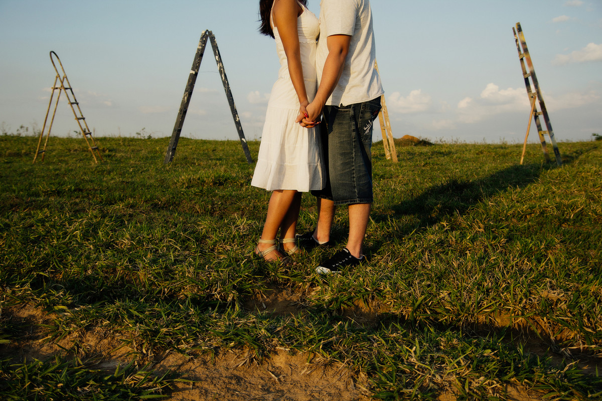 EVELYN E RICK FEZ O PRE CASAMENTO COM ESCADA FOI UMA PROPOSTA MUITO LEGAL PARA A FOTOGRAFIA DE CASAMENTO DELES ELES AMARAM O TRABALHO REALIZADO PELO O ESTUDIO DELFI FEITO EM INDAIATUBA SP 1