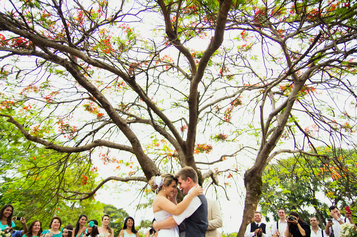 A FOTOGRAFIA DO CASAMENTO DA BRUNA E RAFA FICARAM LINDAS LINDA HISTORIA DO CASAMENTO CONTADA PELAS LENTES DO FOTOGRAFO DE CASAMENTO DELFI CASAMENTO FOI EM INDAIATUBA PROXIMO A CAMPINAS 23