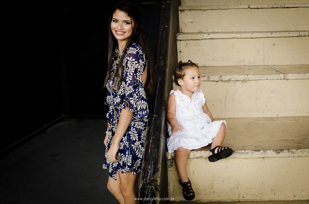 Mae e filha no teatro de Arena no espaço cultural