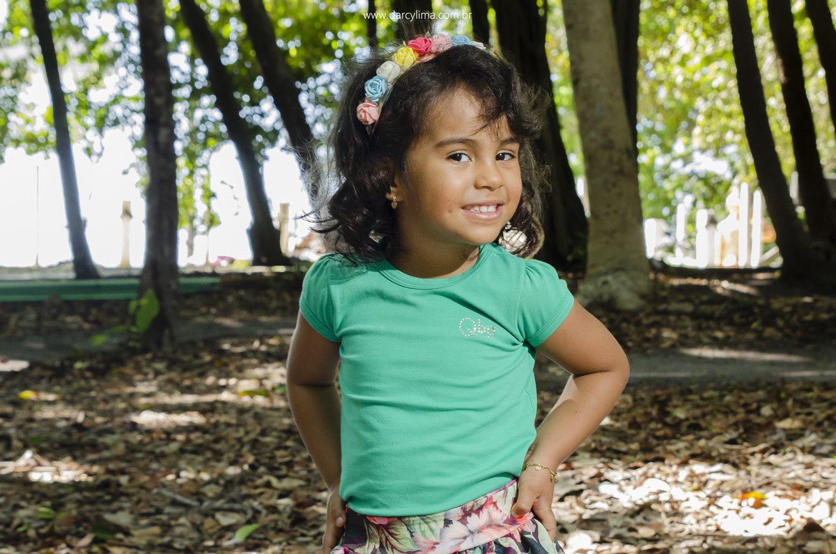 retrato de alice na floresta do bosque dos sonhos