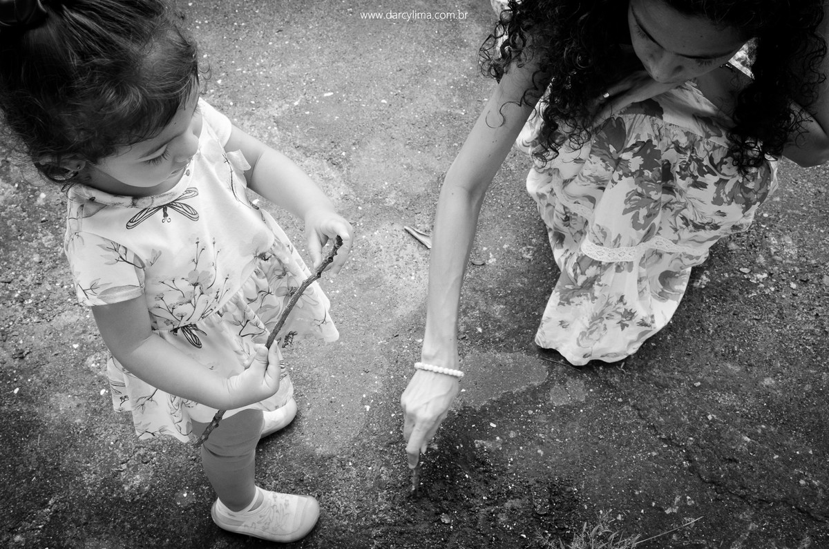 retrato de mae e filha na bica
