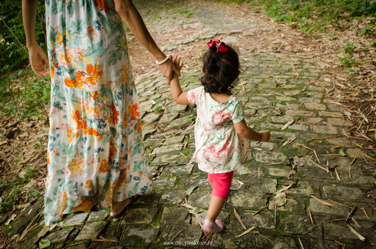 retrato de mae e filha na bica