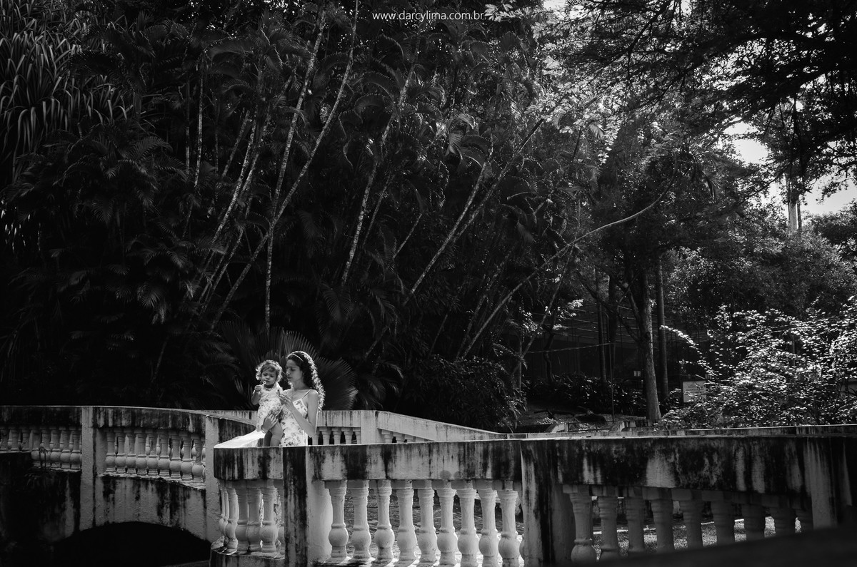 retrato de mae e filha na bica
