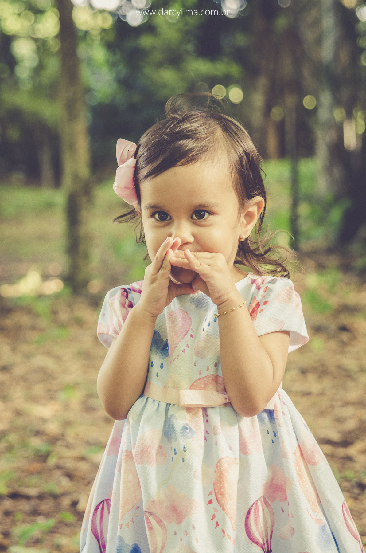 retrato de menina no jardim botânico de joão pessoa
