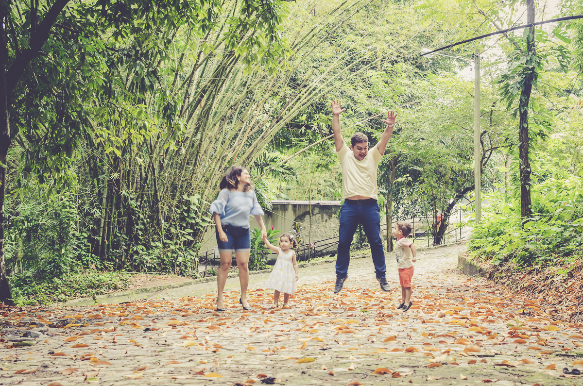 familia brincando