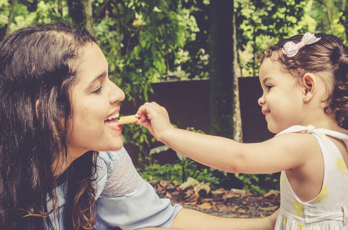 momento de intimidade entre mae e filha