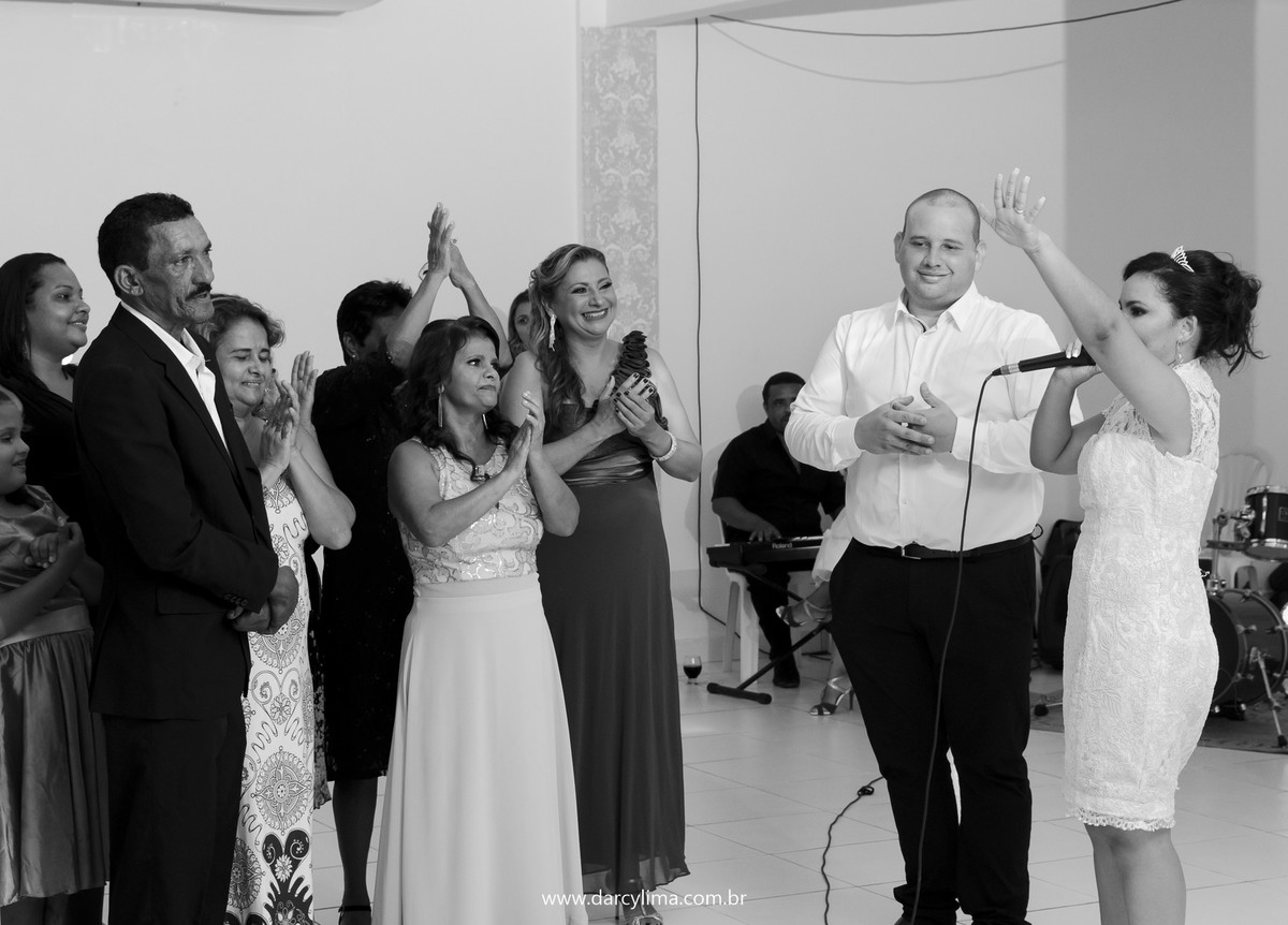 momento de oração coletiva no casamento