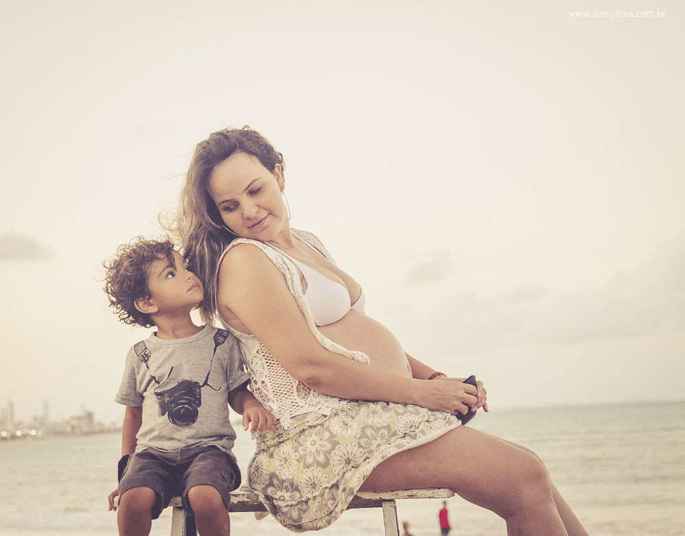 mae e filho brincando