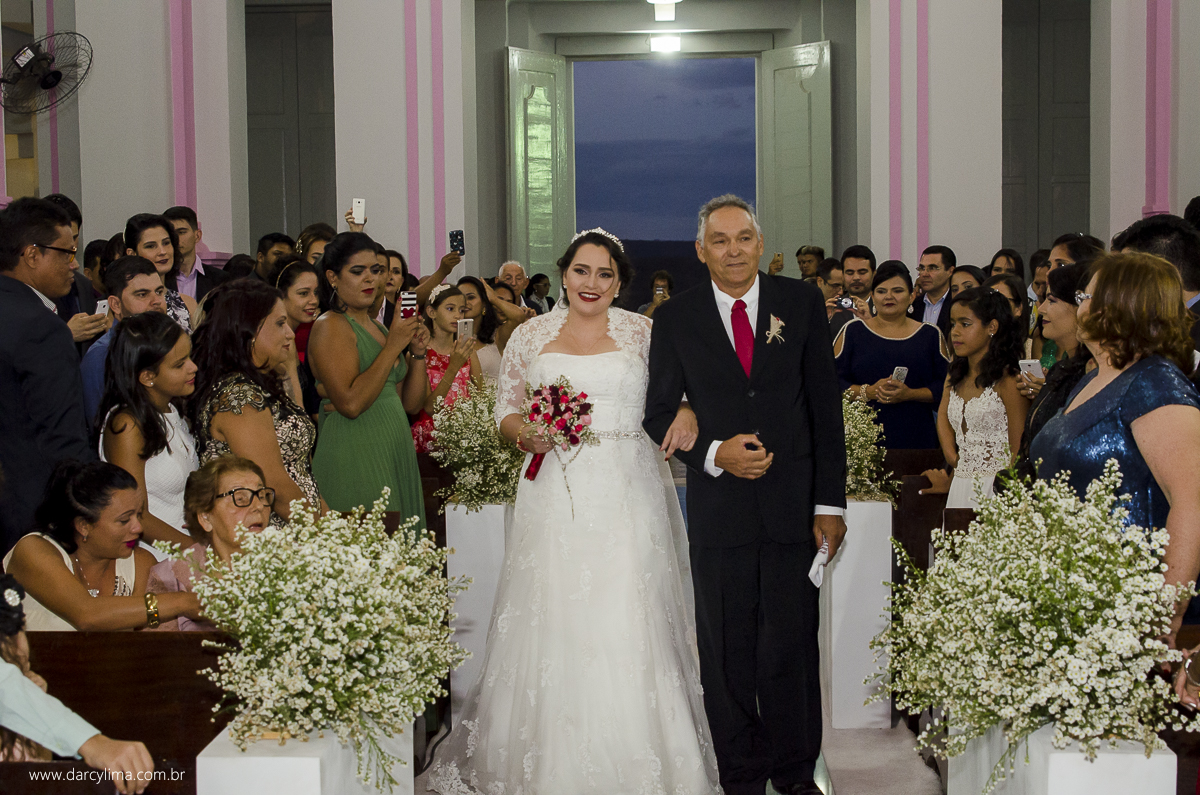 entrada da noiva na igreja