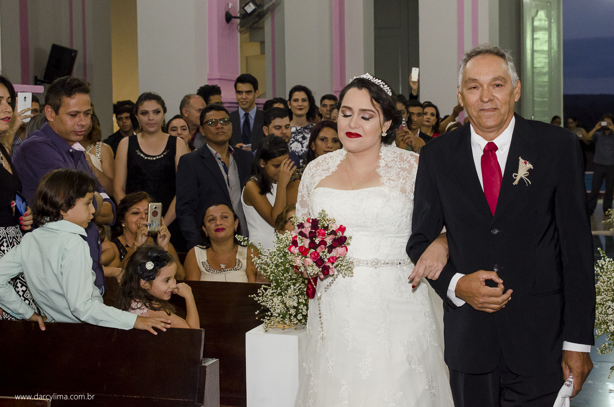 entrada da noiva na igreja