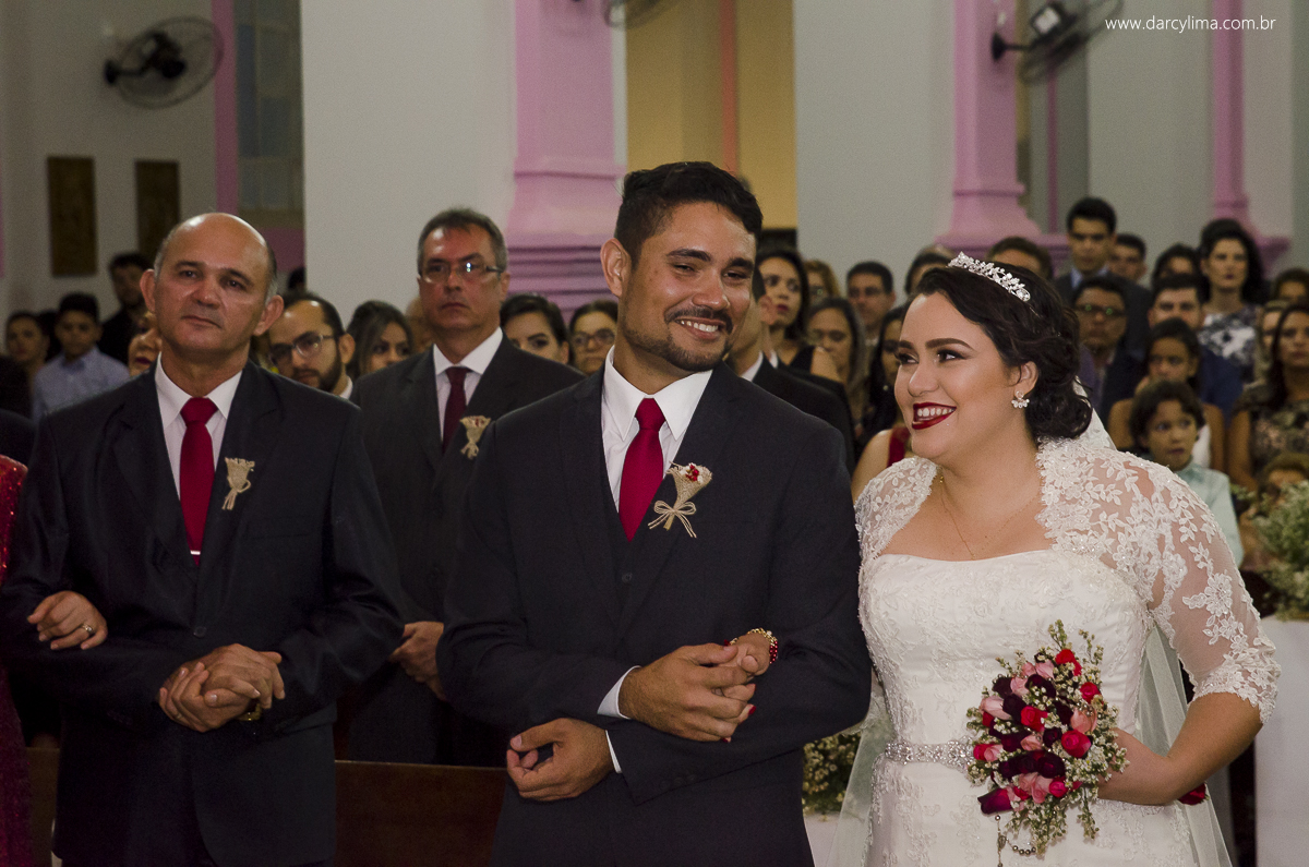 noivos no altar