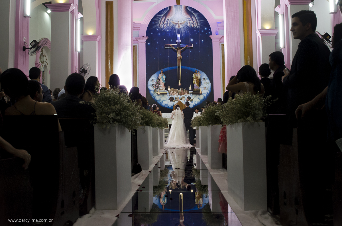 noivos no altar