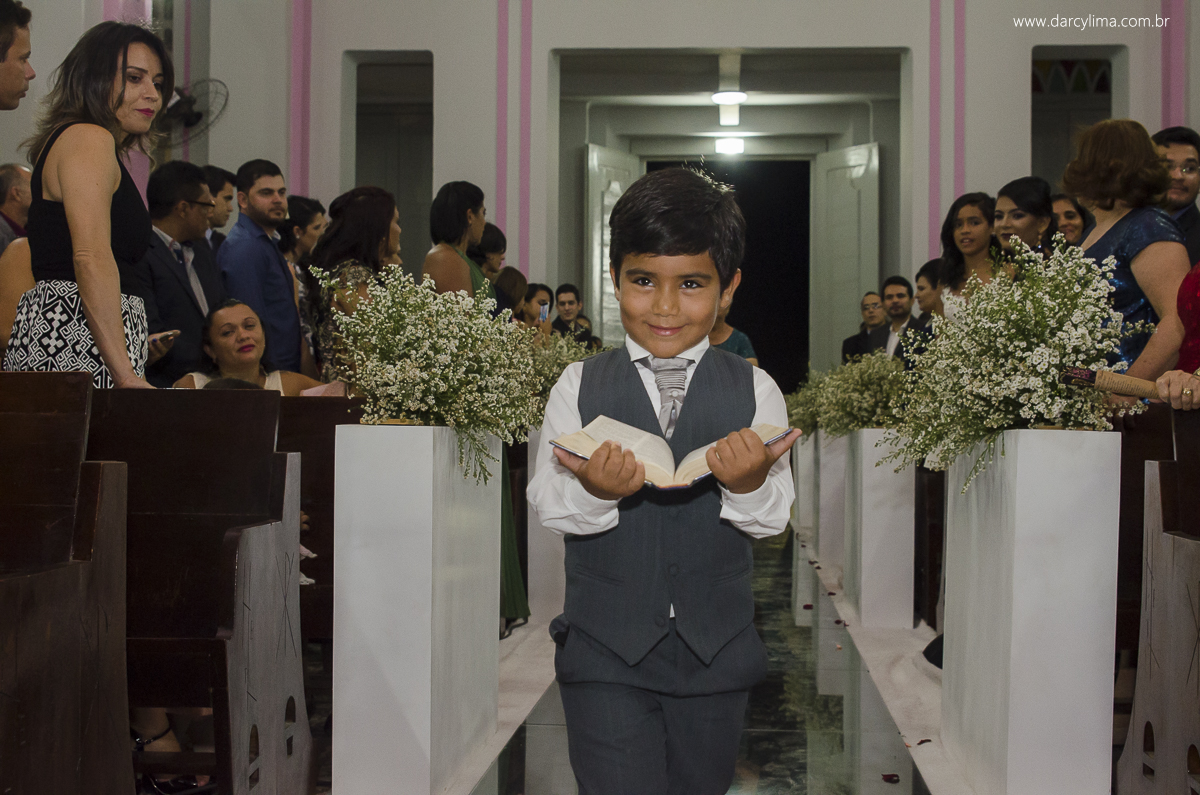 entrada das crianças na igreja