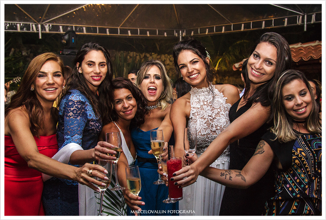 Foto com as amigas da noiva - Arraial do Cabo