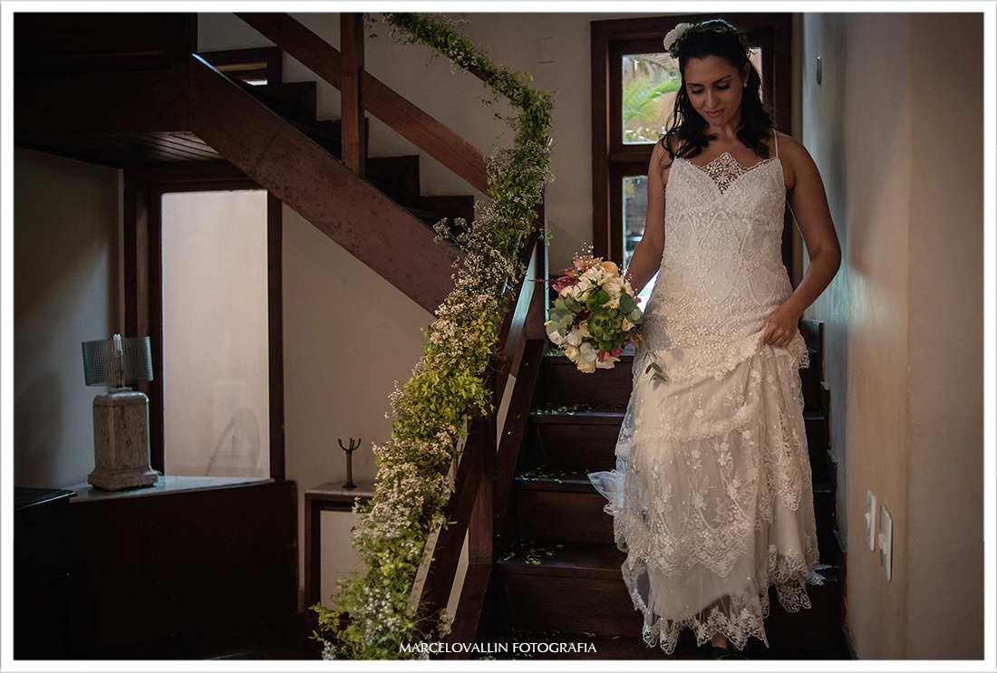Casamento RJ, noiva descendo as escadas do quarto