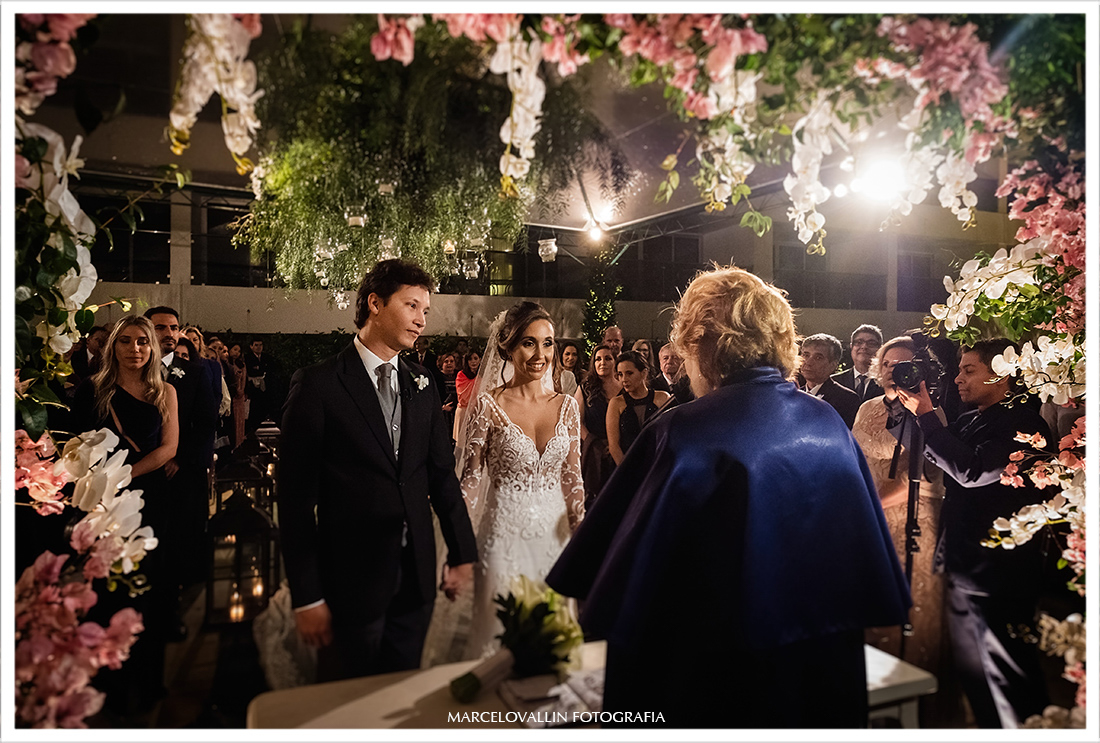 Fotografia do noivos na cerimonia de casamento