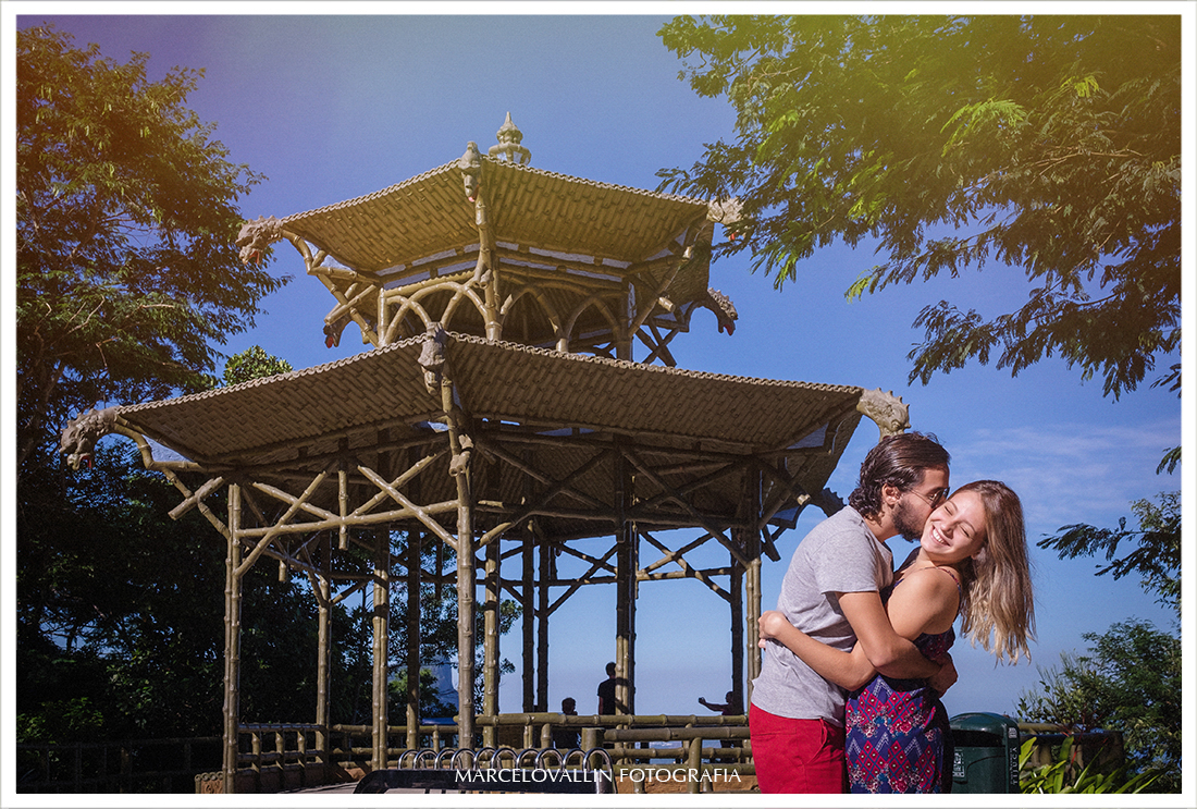 Foto de ensaio pré casamento no mirante da Vista Chinesa RJ
