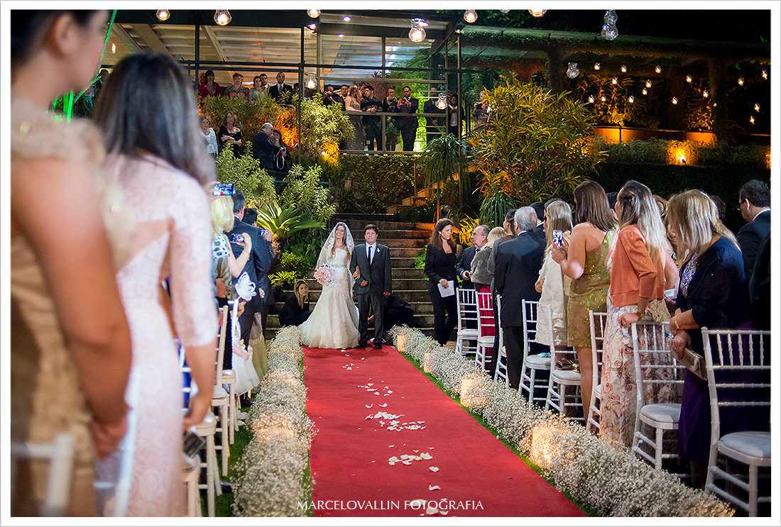 Foto de Casamento RJ - Entrada da Noiva - Casa das Canoas