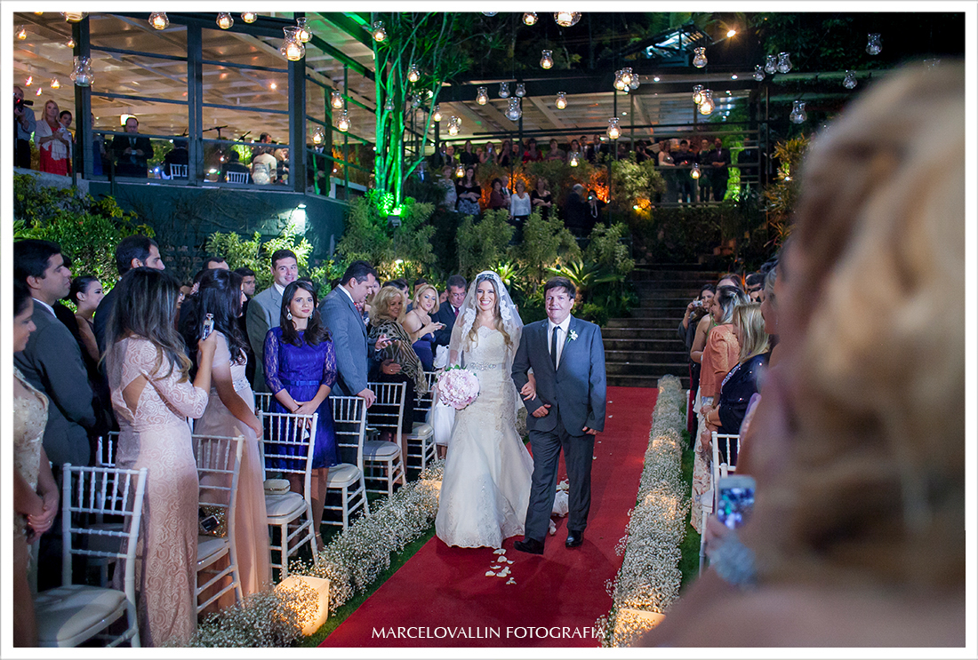 Foto de Casamento RJ - Entrada da Noiva - Casa das Canoas